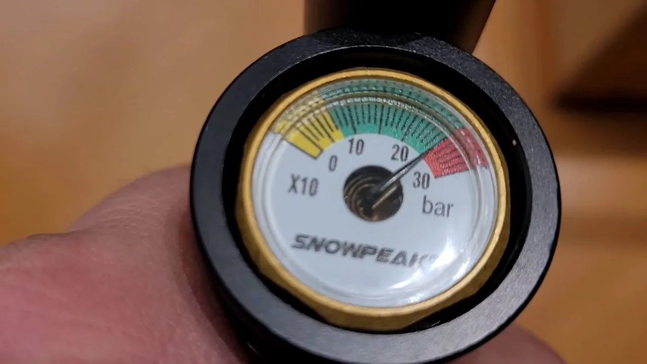 Manomètre Snowpeak du PP750 à 250 bar après le plein