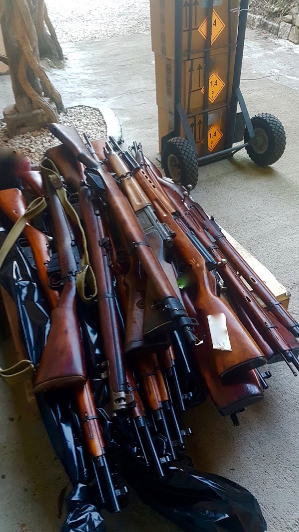 Photo armurerie lyon armurerie distribution L.A DISTRIBUTION a La Tour-de-Salvagny - 3