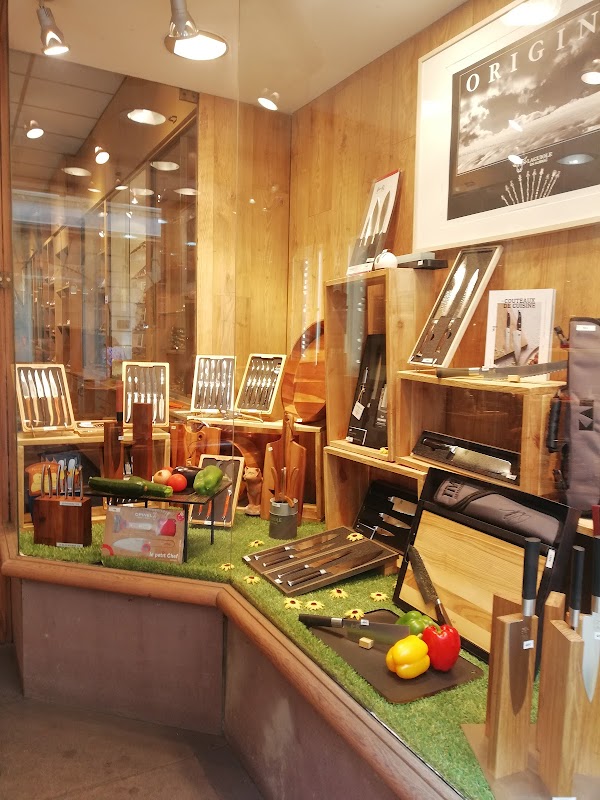 Photo armurerie Coutellerie Laguiole Strasbourg Cathédrale a Strasbourg - 3