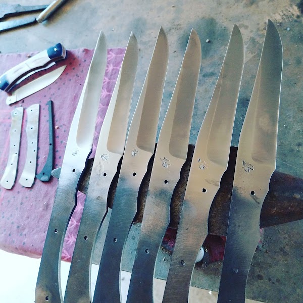 Photo armurerie Coutellerie Feu 2 Forge a Montredon-Labessonnié - 3