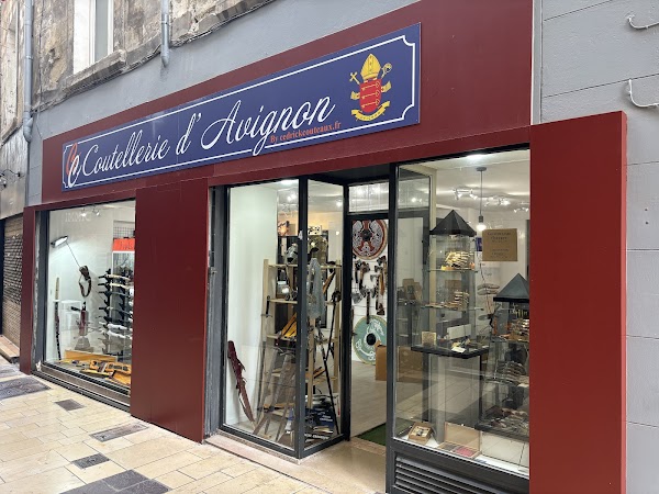 Photo armurerie Coutellerie d&rsquo;Avignon et Armurerie de Défense catégorie D by cedrickcouteaux.fr a Avignon