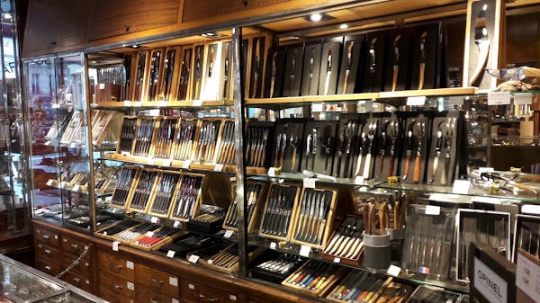 Photo armurerie Coutellerie Renaud | Laguiole en Aubrac a Paris