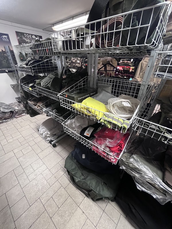 Photo armurerie Warland Surplus – Armurerie / Coutellerie / Airsoft / Uniformes / Défense a Grenoble - 2