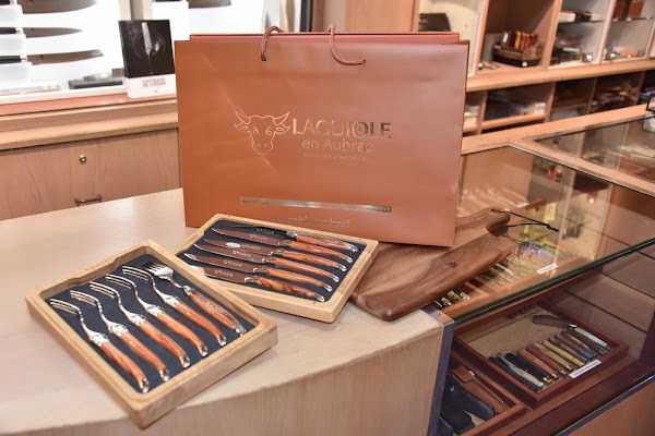 Photo armurerie Coutellerie Laguiole Strasbourg Cathédrale a Strasbourg - 2