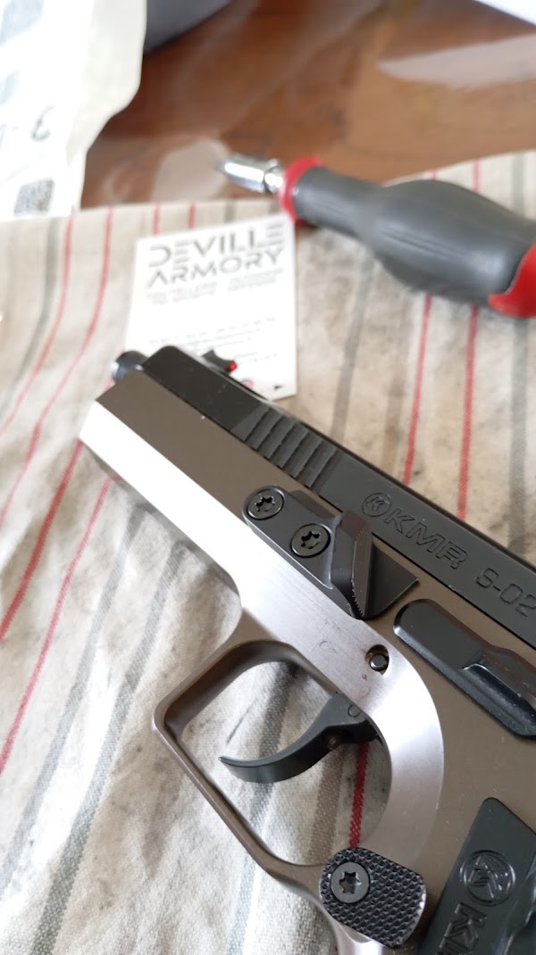 Photo armurerie Armurerie DEVILLE ARMORY a Fèves - 3