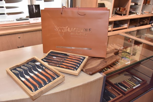 Photo armurerie Coutellerie Laguiole Strasbourg Cathédrale a Strasbourg - 2