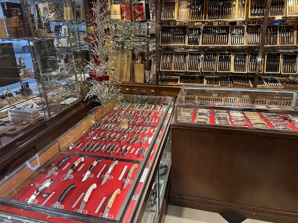 Photo armurerie Coutellerie Renaud | Laguiole en Aubrac a Paris